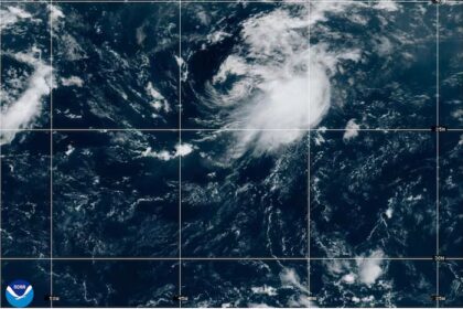 Tormenta tropical Cristóbal se forma en el océano Atlántico, lejos de las Azores Tormenta tropical Cristóbal se forma en el océano Atlántico, lejos de las Azores