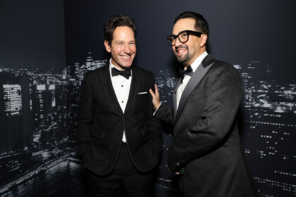 Lin-Manuel Miranda, Hillary Clinton to Host NYC Karaoke Fundraiser