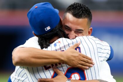 Jose Iglesias returns to Citi Field to throw out Mets 1st pitch