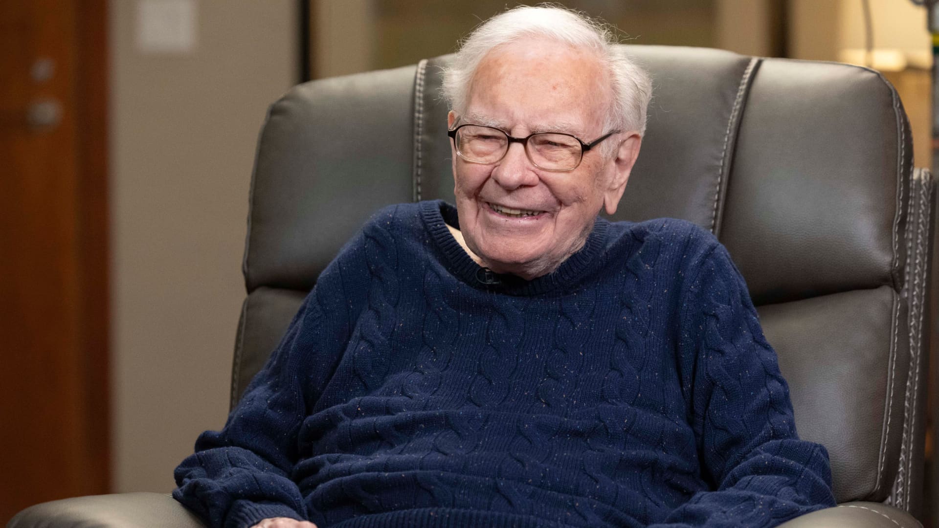 Buffett stepping down as Berkshire chairman