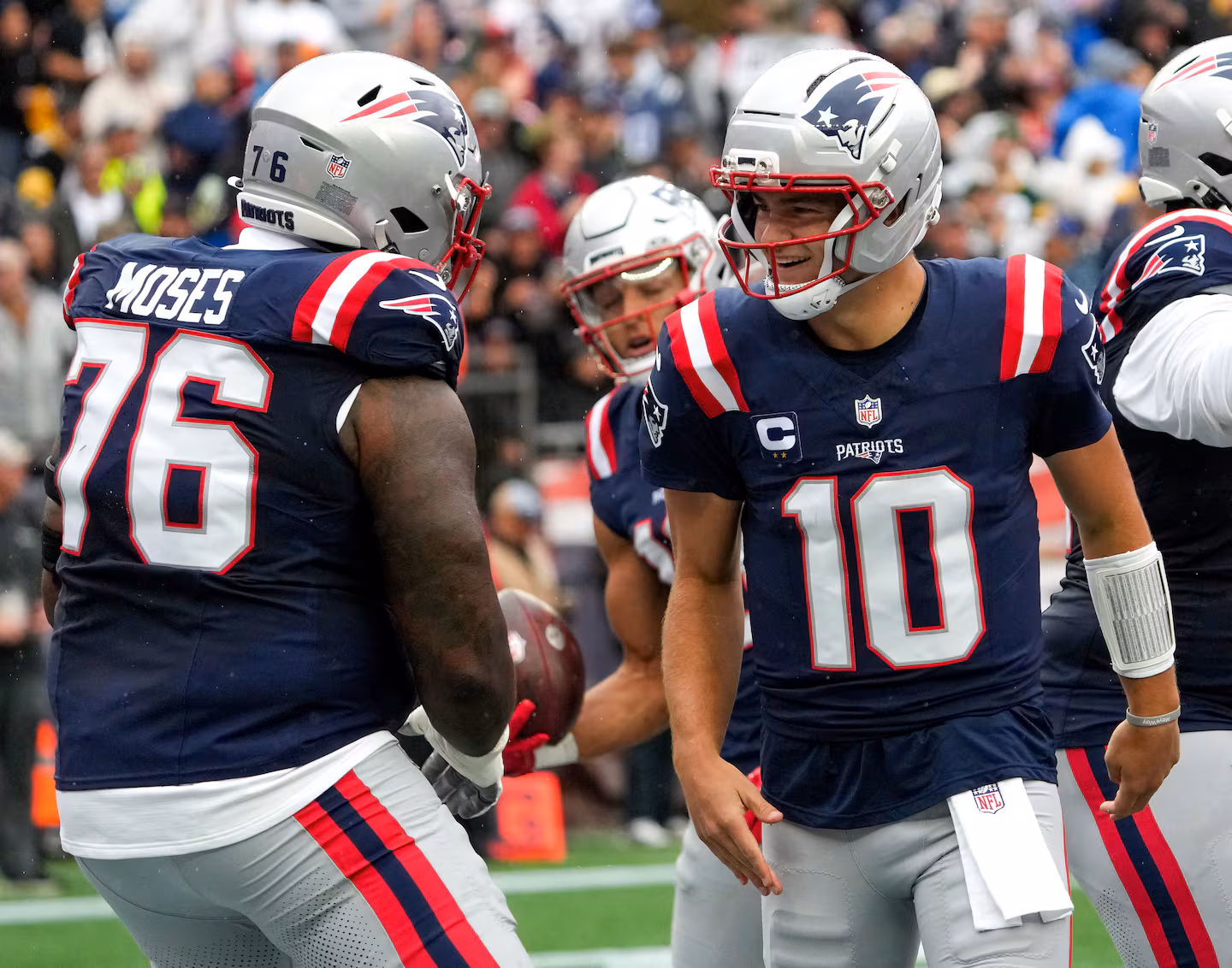 Drake Maye doesn’t look right, and thus, the Patriots don’t either Drake Maye doesn’t look right, and thus, the Patriots don’t either
