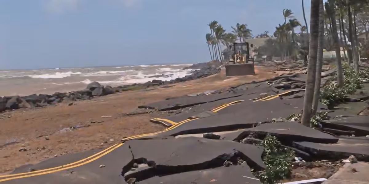 Visitors asked to stay away from Kauai during Hurricane Lowell recovery