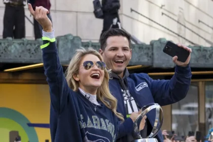 Seahawks HC Mike Macdonald & Wife, Stephanie, Announce Major Life Change Seahawks HC Mike Macdonald & Wife, Stephanie, Announce Major Life Change