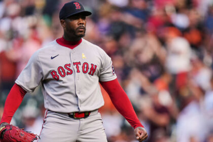 Aroldis Chapman day to day dealing with lat tightness