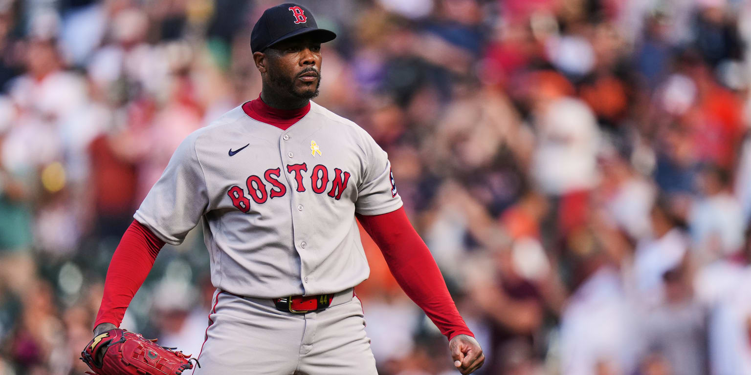 Aroldis Chapman day to day dealing with lat tightness Aroldis Chapman day to day dealing with lat tightness