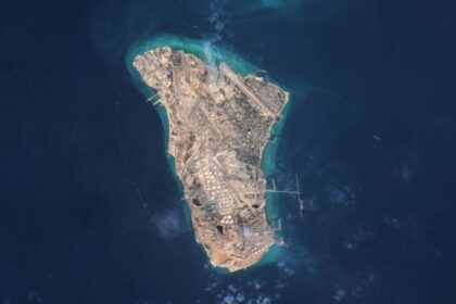 US strike sinks Iranian tanker, sparking retaliatory missile barrage at Jordan
