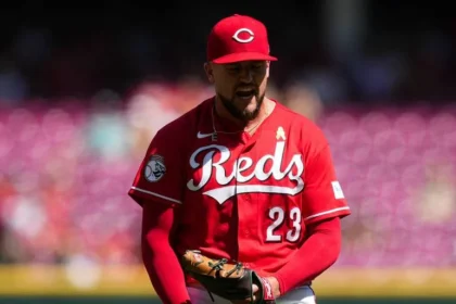 Reds Seeking Fourth Straight Series Win as They Take on Dodgers in Three-Game Series Reds Seeking Fourth Straight Series Win as They Take on Dodgers in Three-Game Series