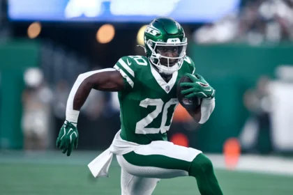 Fantasy football start or sit Week 1: Breece Hall, Bhayshul Tuten, Jaylen Warren