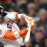 Astros lose to Royals, drop into tie for AL West lead