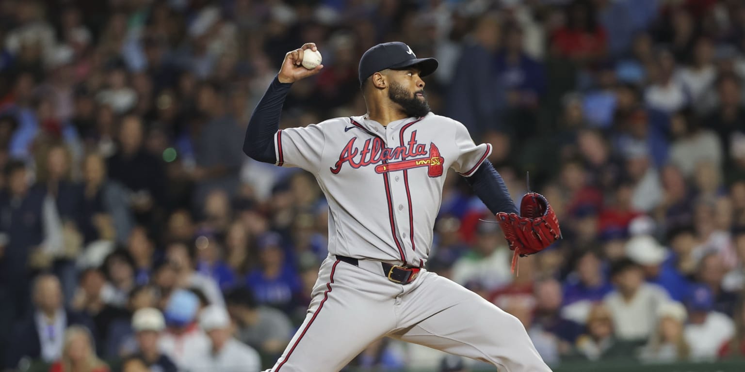 Reynaldo López to go on injured list after short start in Braves loss